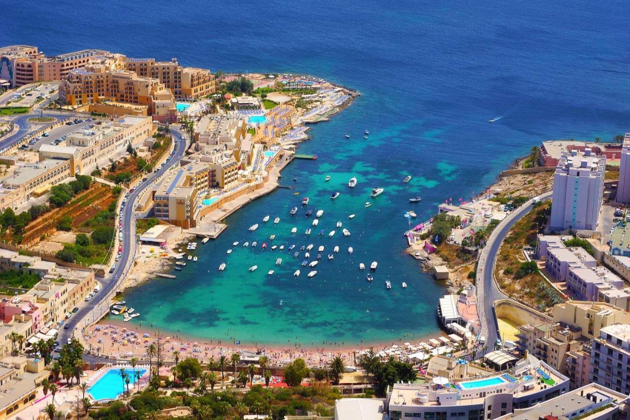 Prime Location Apartment With Side Seaviews Sliema Exterior photo