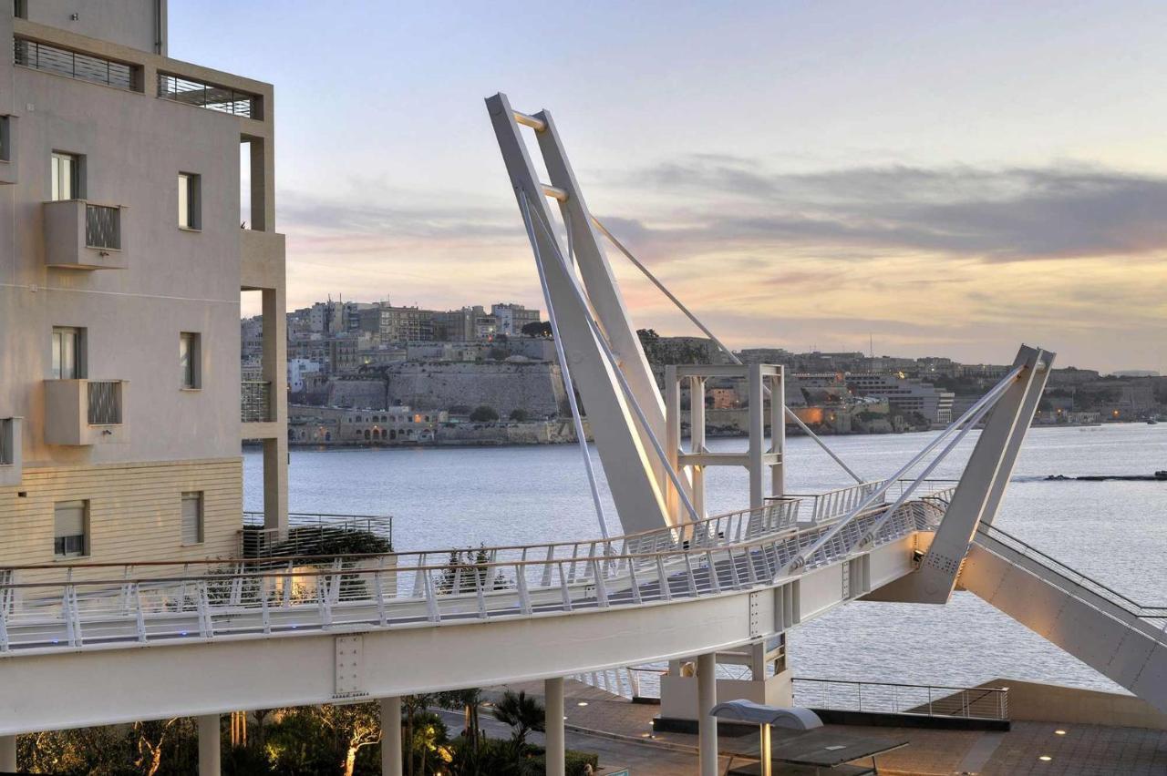 Prime Location Apartment With Side Seaviews Sliema Exterior photo