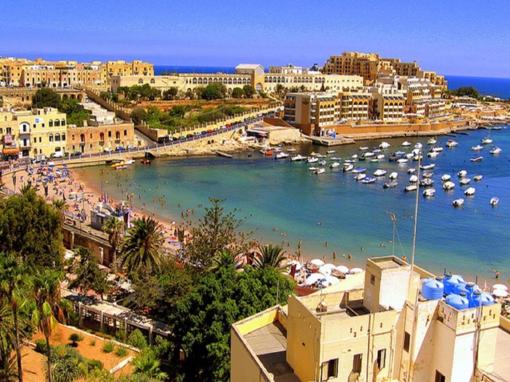 Prime Location Apartment With Side Seaviews Sliema Exterior photo